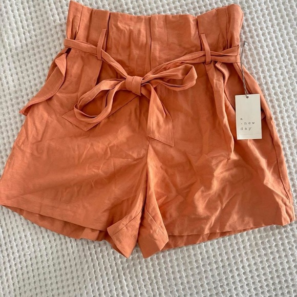 A New Day Rust Paperbag Tie-Waist Women Shorts - NWT sz10 - Picture 2 of 4